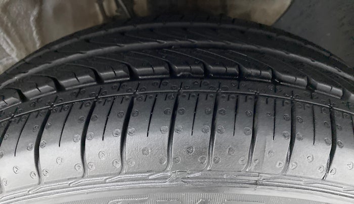 2019 Hyundai Elite i20 1.2 SPORTS PLUS VTVT, Petrol, Manual, 37,535 km, Right Front Tyre Tread