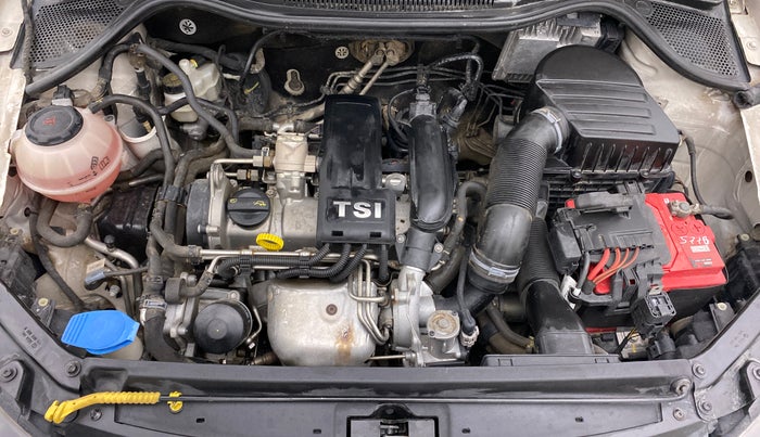 2017 Volkswagen Vento HIGHLINE 1.2 TSI AT, Petrol, Automatic, 86,330 km, Open Bonet