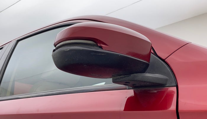 2018 Honda Amaze 1.2L I-VTEC S, Petrol, Manual, 83,344 km, Right rear-view mirror - Indicator light has minor damage