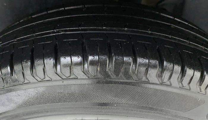 2018 Maruti Dzire VXI, Petrol, Manual, 27,307 km, Left Rear Tyre Tread