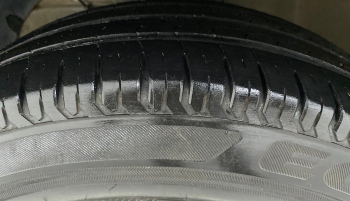2018 Maruti Dzire VXI, Petrol, Manual, 27,307 km, Left Front Tyre Tread