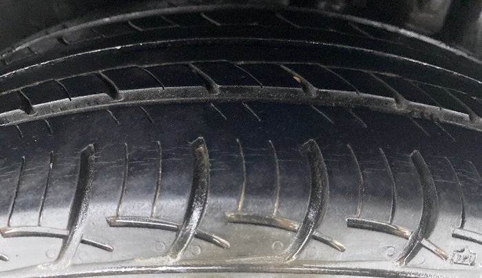 2017 Maruti Ertiga VDI SHVS, Diesel, Manual, 37,958 km, Left Rear Tyre Tread