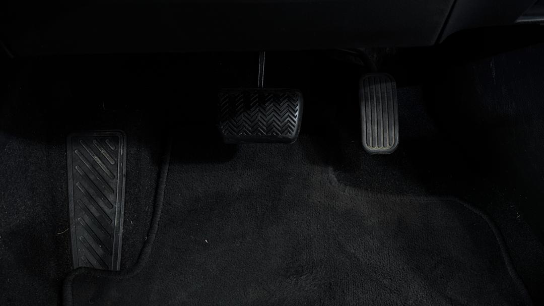 2021 Toyota Corolla Zr, Automatic, 52520 km, Pedals and Footmat