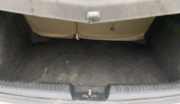 2012 Volkswagen Polo COMFORTLINE 1.2L DIESEL, Diesel, Manual, 95,078 km, Boot Inside