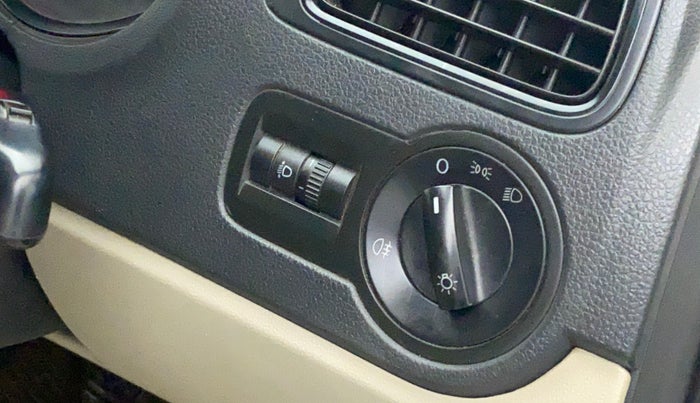 2012 Volkswagen Polo COMFORTLINE 1.2L DIESEL, Diesel, Manual, 95,078 km, Dashboard - Headlight height adjustment not working