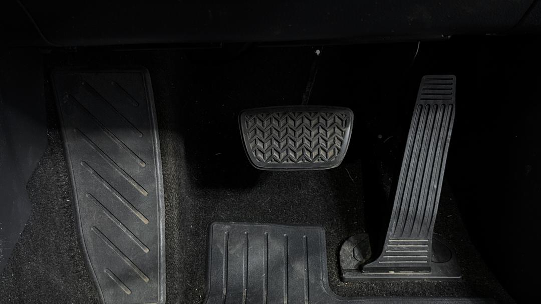 2020 Toyota RAV4 Gx (2WD), Automatic, 103503 km, Pedals and Footmat