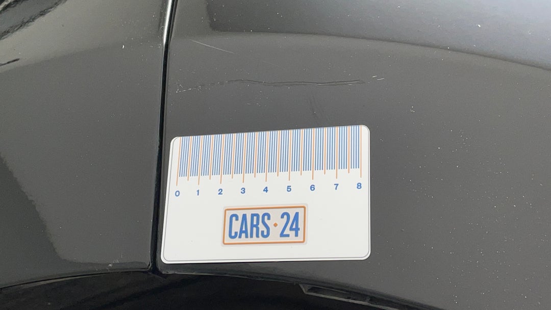 Quarter Panel Front LHS Guard Scratch