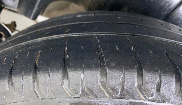 2019 Maruti XL6 ZETA SHVS, Petrol, Manual, 37,809 km, Left Rear Tyre Tread