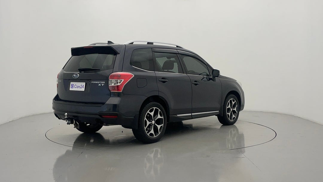 Right Back Diagonal (45- Degree) View