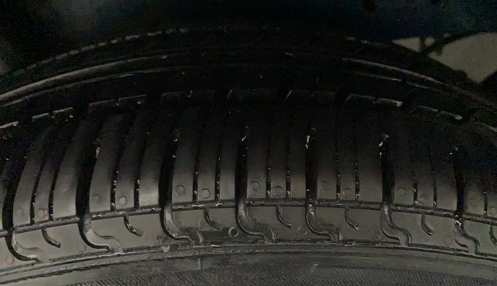 2014 Maruti Celerio VXI AMT, Petrol, Automatic, 44,228 km, Left Rear Tyre Tread