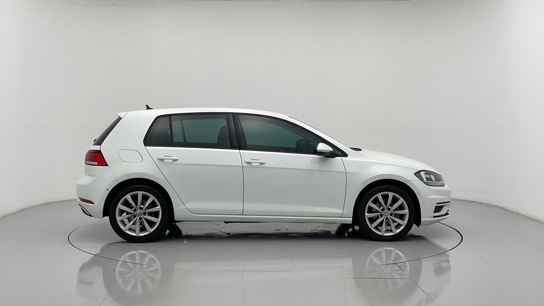 2018 Volkswagen Golf 110 Tsi Comfortline, Automatic, 97570 km, Right Side View