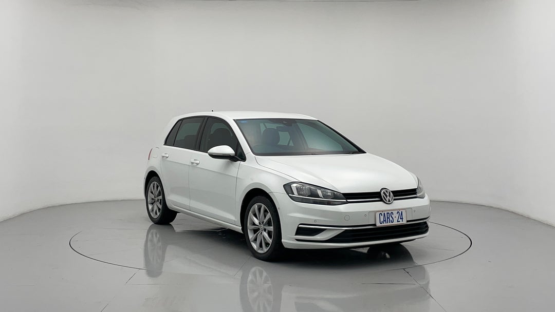 2018 Volkswagen Golf 110 Tsi Comfortline, Automatic, 97570 km, Right Front Diagonal (45- Degree) View