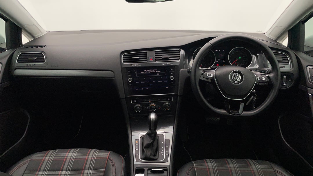 2018 Volkswagen Golf 110 Tsi Comfortline, Automatic, 97570 km, Dashboard View