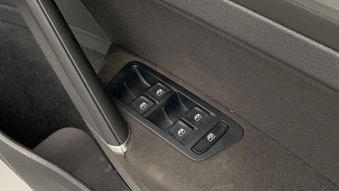 2018 Volkswagen Golf 110 Tsi Comfortline, Automatic, 97570 km, Drivers Side Door Panel Controls