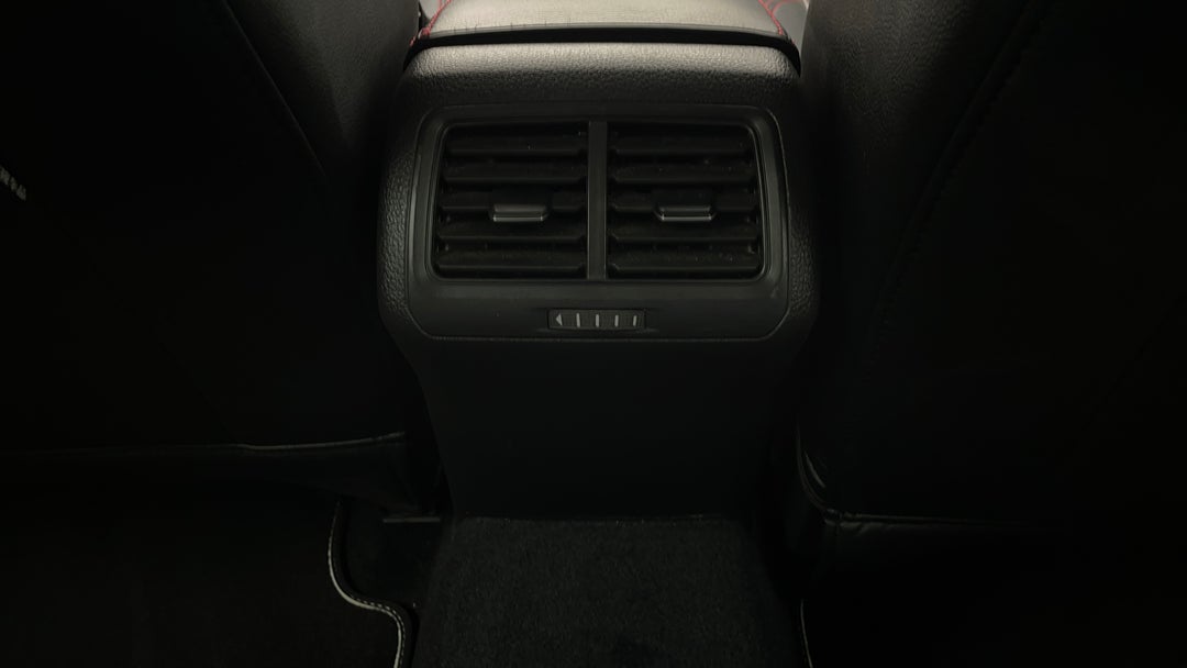 2018 Volkswagen Golf 110 Tsi Comfortline, Automatic, 97570 km, Rear A/C Vent