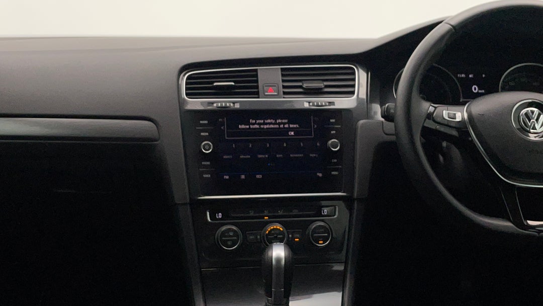 2018 Volkswagen Golf 110 Tsi Comfortline, Automatic, 97570 km, Center Console