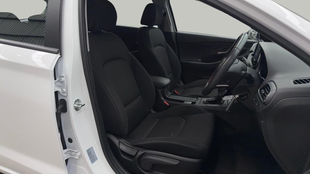 2023 Hyundai i30 i30, Automatic, 15930 km, Right Side Front Door Cabin View