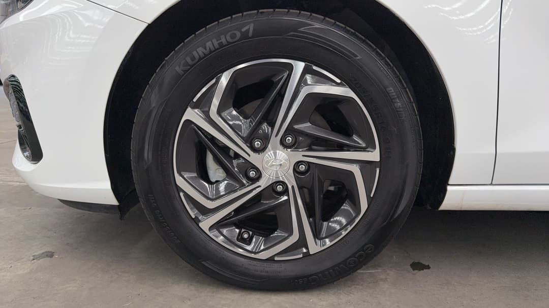2023 Hyundai i30 i30, Automatic, 15930 km, Left Front Wheel