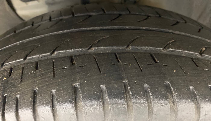 2017 Hyundai Elite i20 ASTA 1.2 (O), Petrol, Manual, 43,750 km, Left Front Tyre Tread