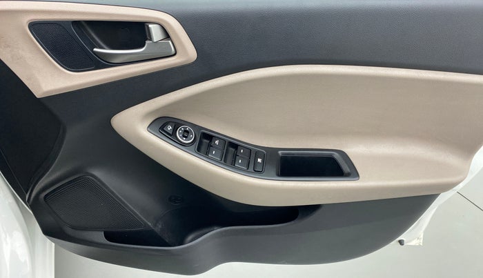 2017 Hyundai Elite i20 ASTA 1.2 (O), Petrol, Manual, 43,750 km, Driver Side Door Panels Control