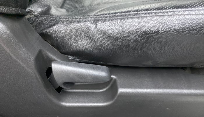 2017 Maruti Wagon R 1.0 LXI CNG, CNG, Manual, 32,972 km, Driver Side Adjustment Panel