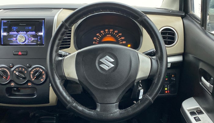 2017 Maruti Wagon R 1.0 LXI CNG, CNG, Manual, 32,972 km, Steering Wheel Close Up