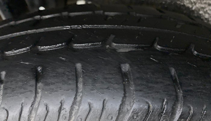 2017 Maruti Wagon R 1.0 LXI CNG, CNG, Manual, 32,972 km, Right Rear Tyre Tread