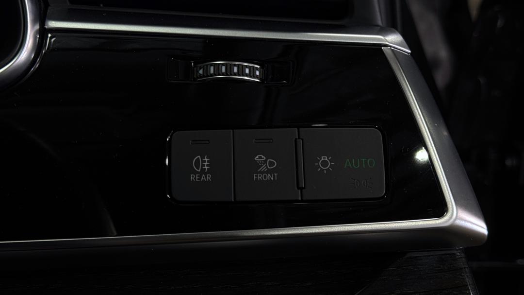 2021 Audi Q7 45 Tdi Quattro Mhev, Automatic, 62986 km, Utility Switches/Buttons