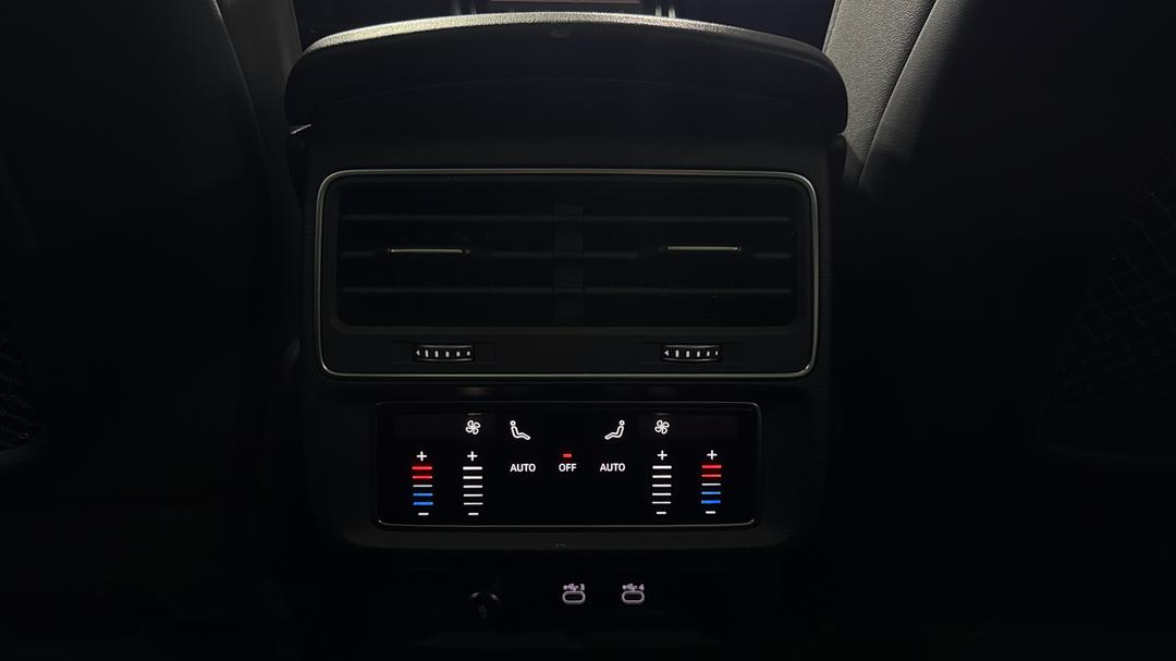 2021 Audi Q7 45 Tdi Quattro Mhev, Automatic, 62986 km, Rear A/C Vent