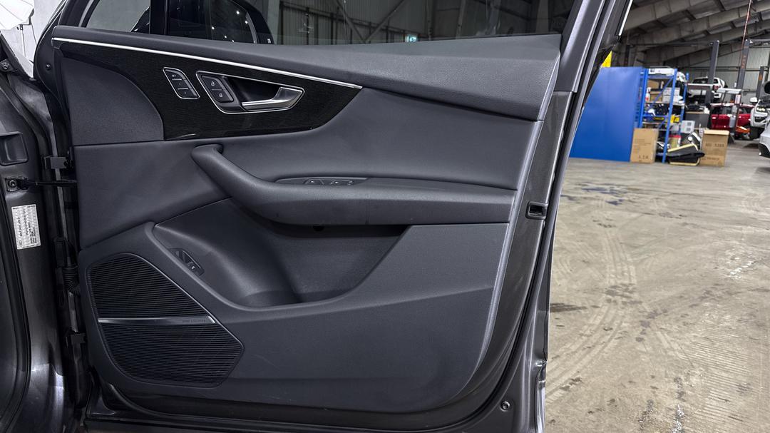 2021 Audi Q7 45 Tdi Quattro Mhev, Automatic, 62986 km, Speaker View