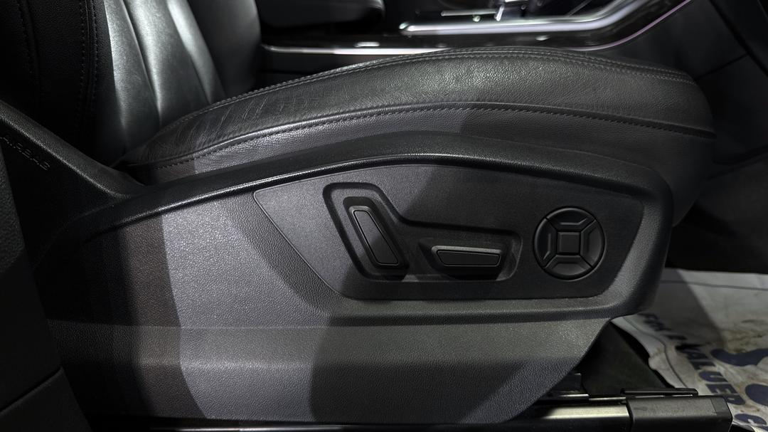 2021 Audi Q7 45 Tdi Quattro Mhev, Automatic, 62986 km, Drivers Side Adjustment Panel