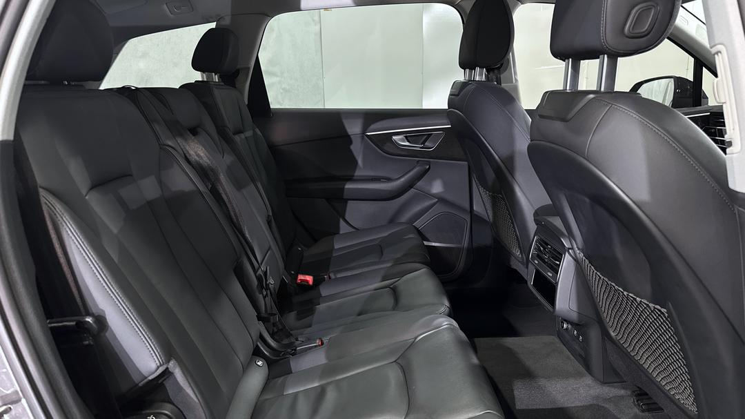 2021 Audi Q7 45 Tdi Quattro Mhev, Automatic, 62986 km, Right Side Rear Door Cabin View