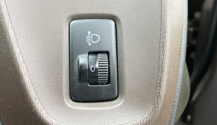 2012 Honda Brio S MT, Petrol, Manual, 1,08,907 km, Dashboard - Headlight height adjustment not working