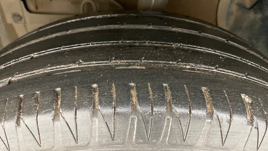 Left Front Tyre Tread