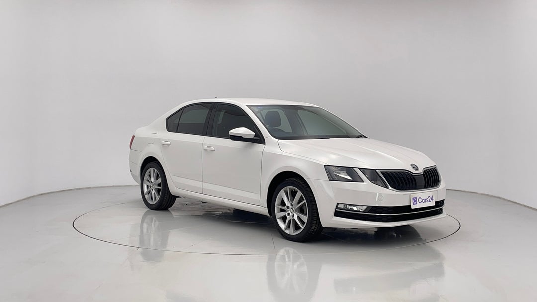 2019 SKODA Octavia 110 Tsi, Automatic, 16791 km, Right Front Diagonal (45- Degree) View