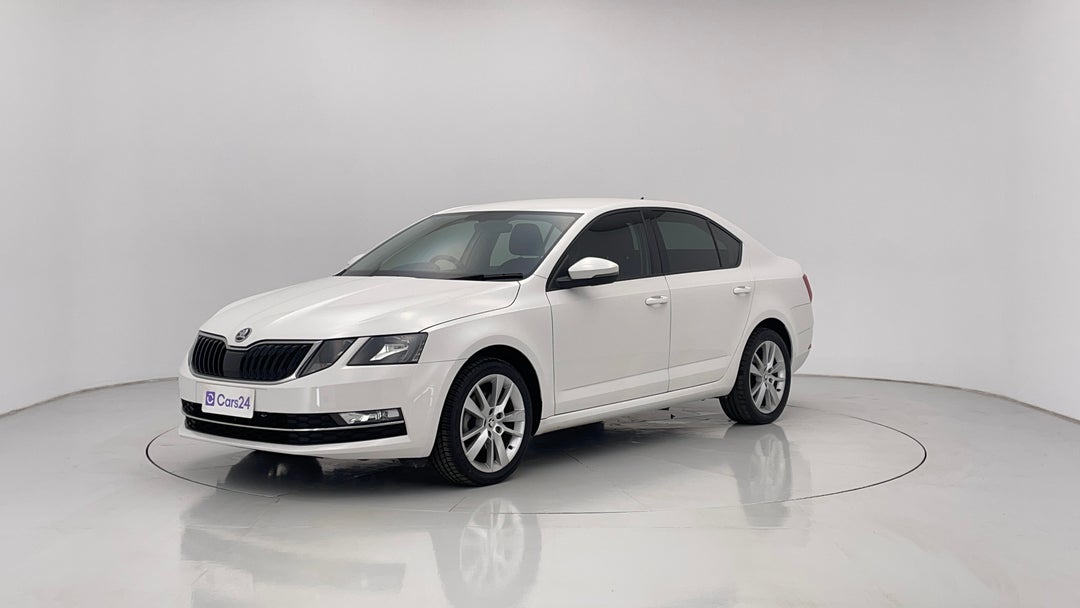 2019 SKODA Octavia 110 Tsi, Automatic, 16791 km, Left Front Diagonal (45- Degree) View