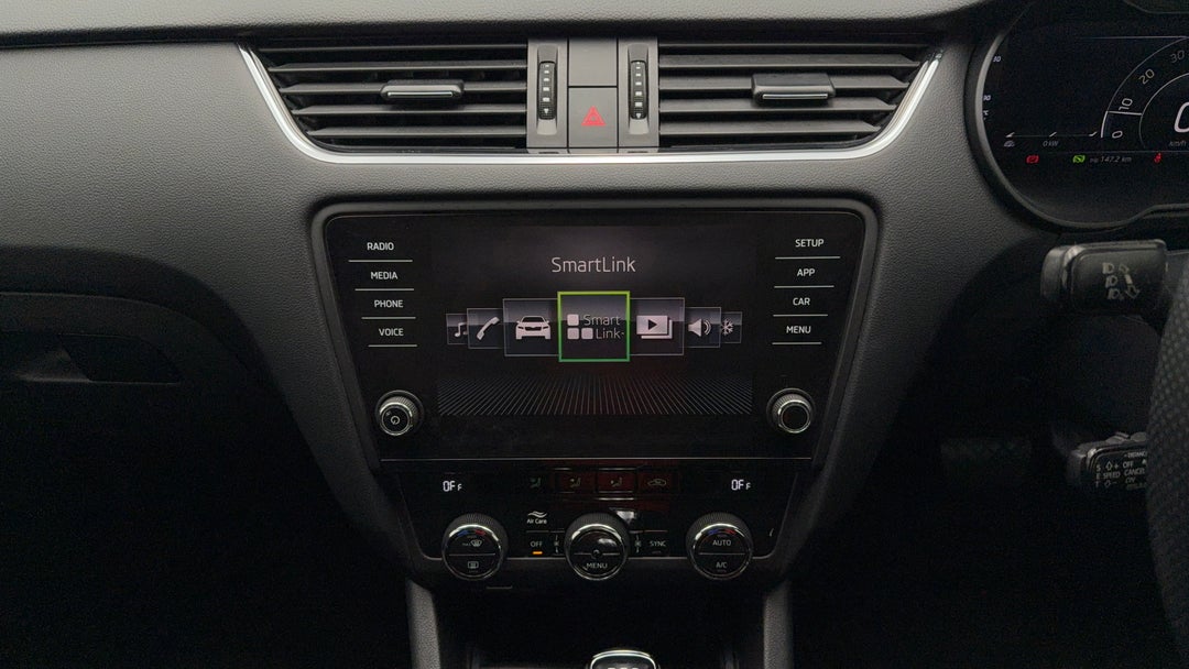 2019 SKODA Octavia 110 Tsi, Automatic, 16791 km, Center Console
