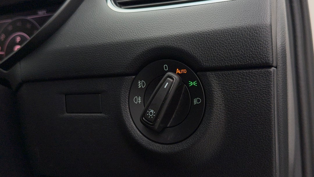 2019 SKODA Octavia 110 Tsi, Automatic, 16791 km, Utility Switches/Buttons