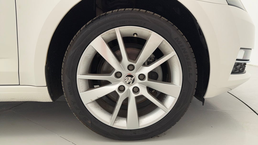 2019 SKODA Octavia 110 Tsi, Automatic, 16791 km, Right Front Wheel