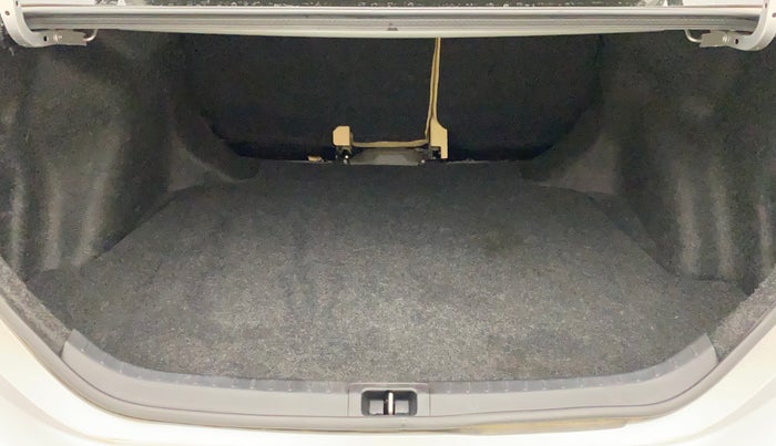 2019 Toyota Corolla Altis G PETROL, Petrol, Manual, 53,538 km, Boot Inside