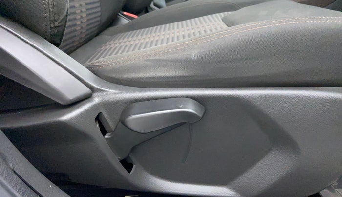 2018 Ford FREESTYLE TITANIUM + 1.2 TI-VCT, Petrol, Manual, 46,629 km, Driver Side Adjustment Panel