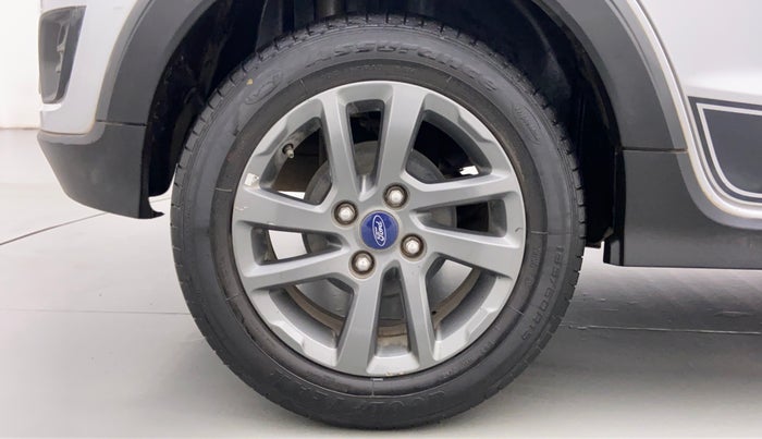 2018 Ford FREESTYLE TITANIUM + 1.2 TI-VCT, Petrol, Manual, 46,629 km, Right Rear Wheel