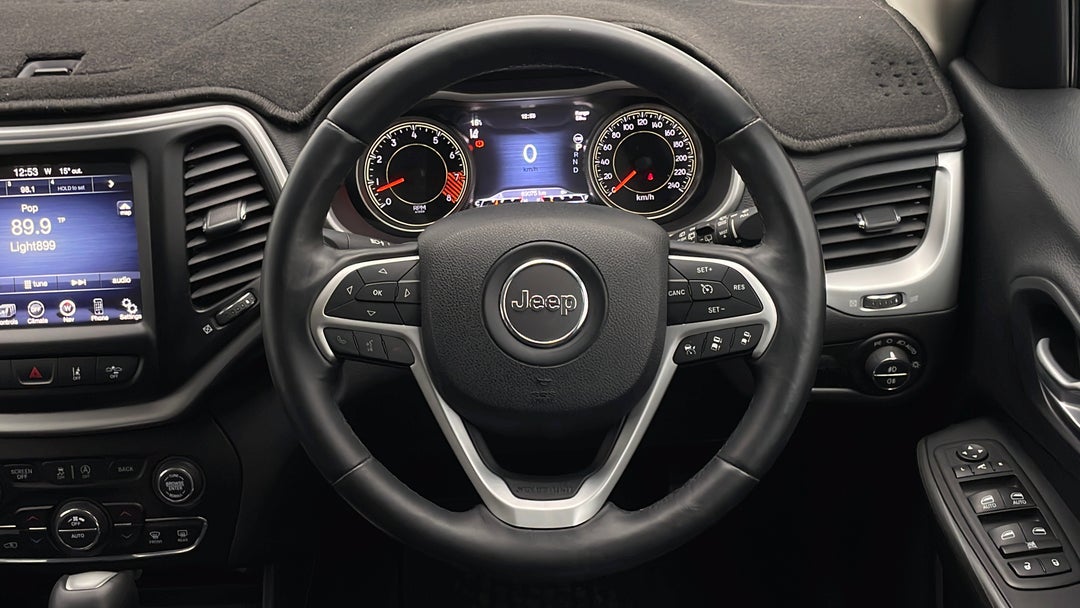 2014 Jeep Cherokee Trailhawk (4x4), Automatic, 89075 km, Steering Wheel Close-up