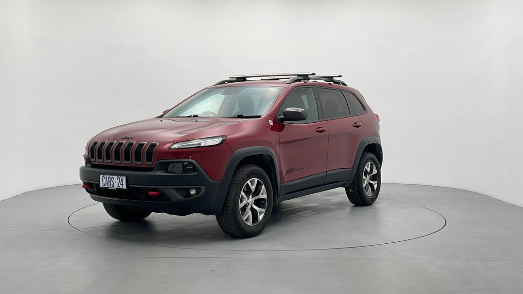 2014 Jeep Cherokee Trailhawk (4x4), Automatic, 89075 km, Left Front Diagonal (45- Degree) View