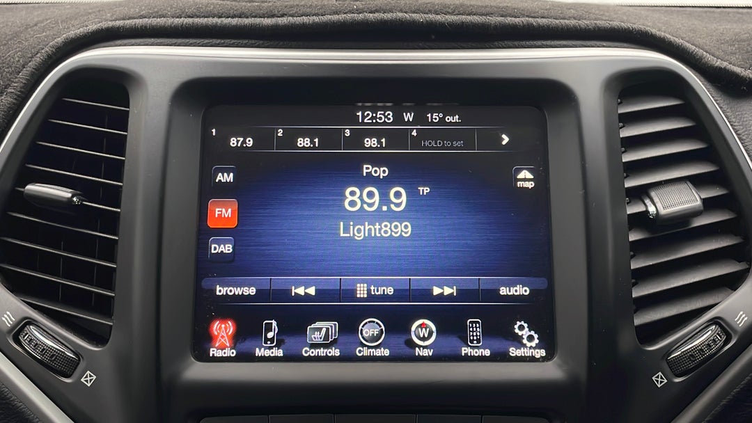 2014 Jeep Cherokee Trailhawk (4x4), Automatic, 89075 km, Infotainment System