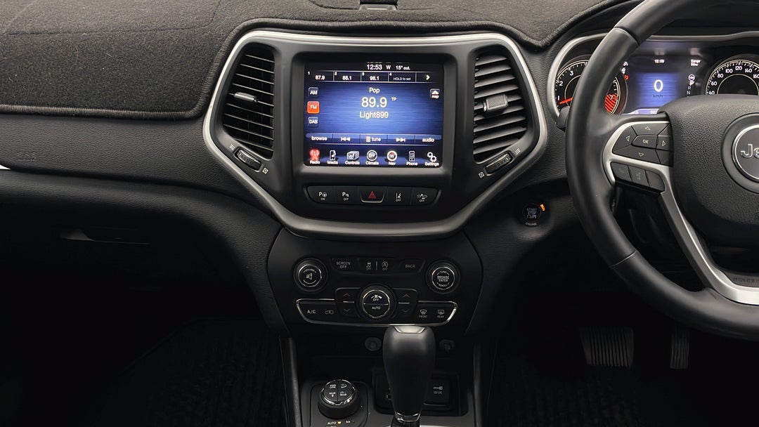 2014 Jeep Cherokee Trailhawk (4x4), Automatic, 89075 km, Center Console