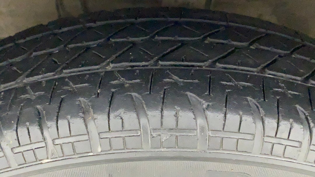 Left Front Tyre Tread