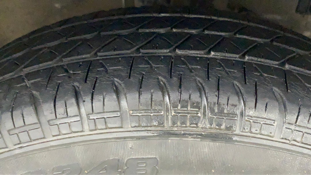 Right Front Tyre Tread