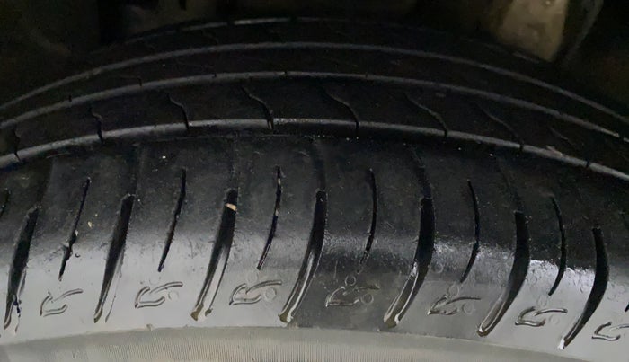 2018 Mahindra MARAZZO M6 7 STR, Diesel, Manual, 84,975 km, Right Front Tyre Tread