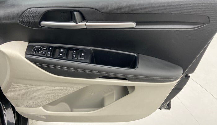 2020 KIA SONET HTX 1.0 IMT, Petrol, Manual, 6,238 km, Driver Side Door Panels Control
